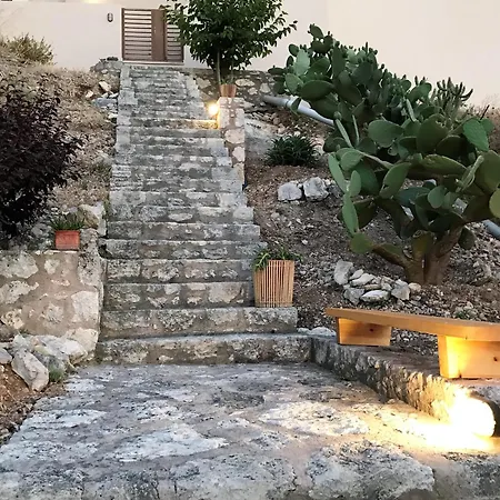 Never On Monday Studio-apartment Апартаменты *